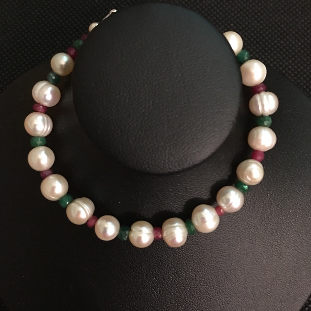 ✨OOAK Healing, emerald, ruby and pearl bracelet✨